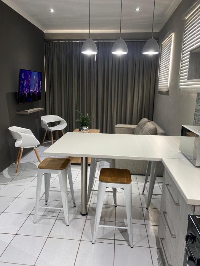 Adventure Apartment - Colchester - 5Km From Elephant Park Εξωτερικό φωτογραφία