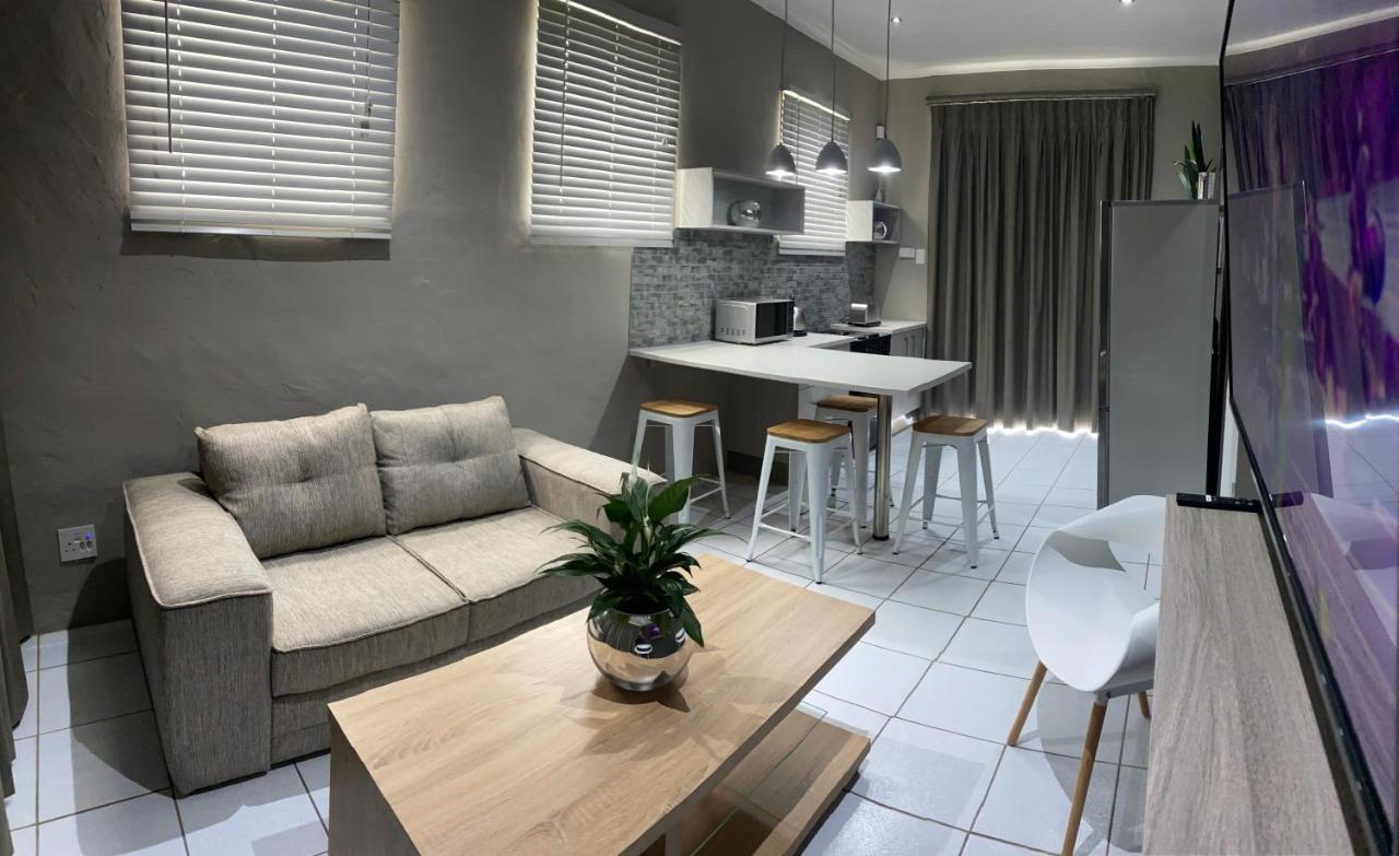 Adventure Apartment - Colchester - 5Km From Elephant Park Εξωτερικό φωτογραφία